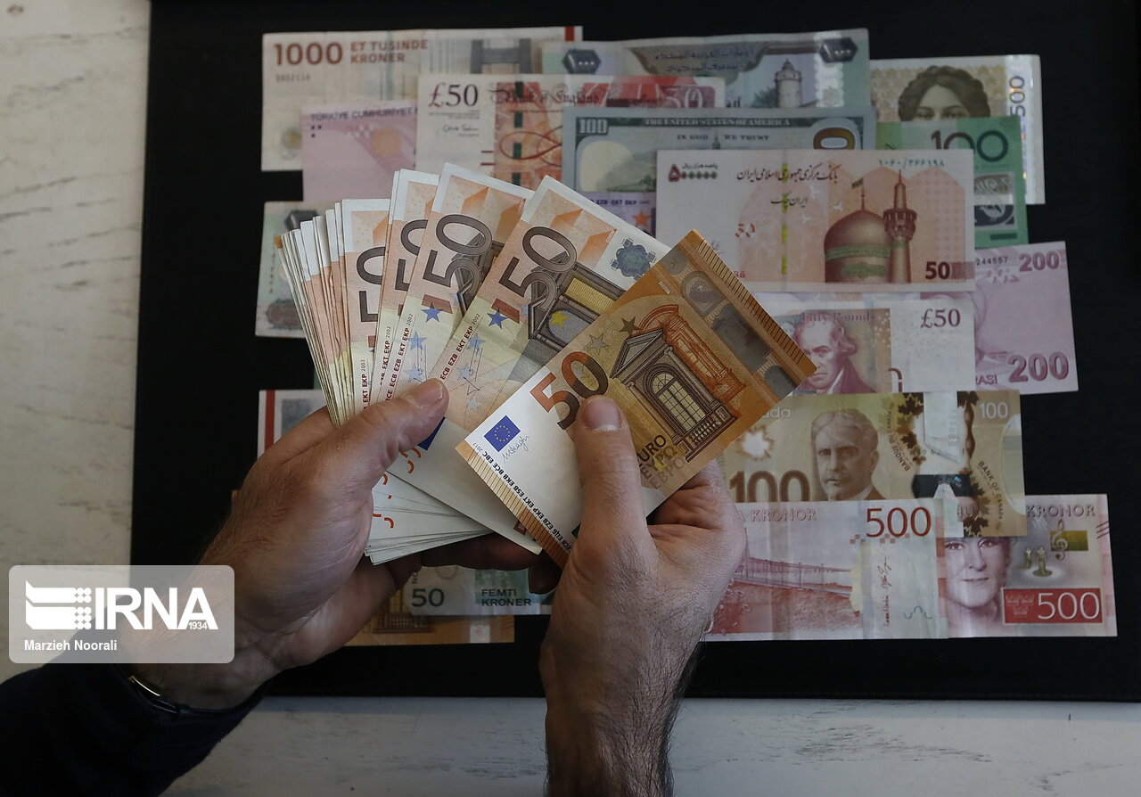 بازار ارز در انتظار اعلام سیاست‌های جدید اقتصادی