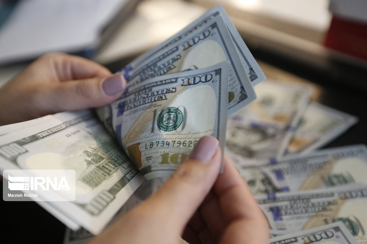 تداوم سیر نزولی قیمت دلار در بازار/ دلار ۳۰ هزار تومان شد  