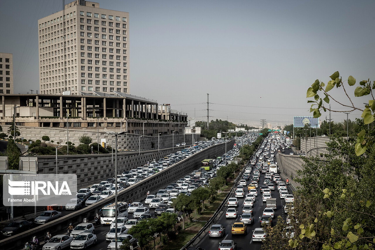 استاندار تهران: دولت درباره شناورسازی ساعات کاری تصمیم می‌گیرد