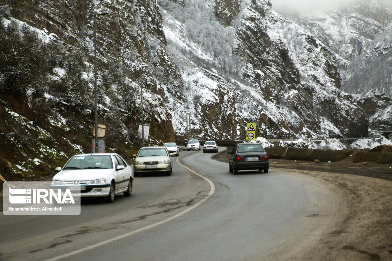 بارش برف و باران در ۹ مسیر اصلی کشور