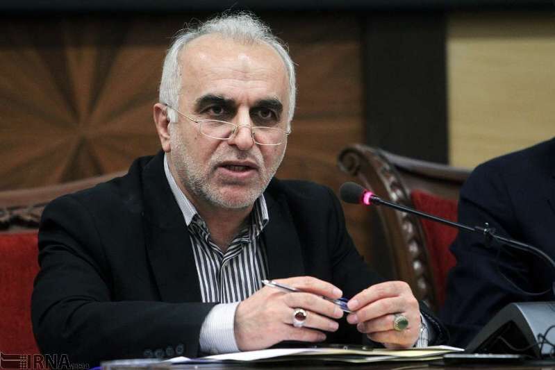 وزیر اقتصاد اخذ مالیات از سپرده های بانکی را تکذیب کرد 